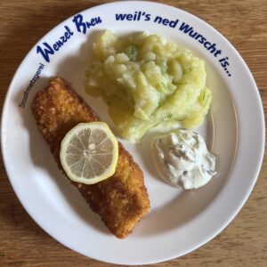Mittagstisch-Backfisch-mit-Kartoffelsalat